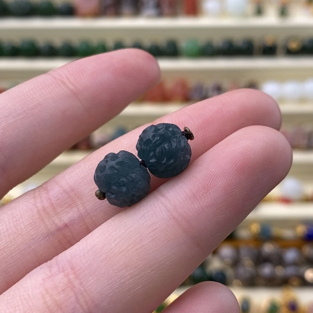 翡翠未镶嵌颈饰对珠