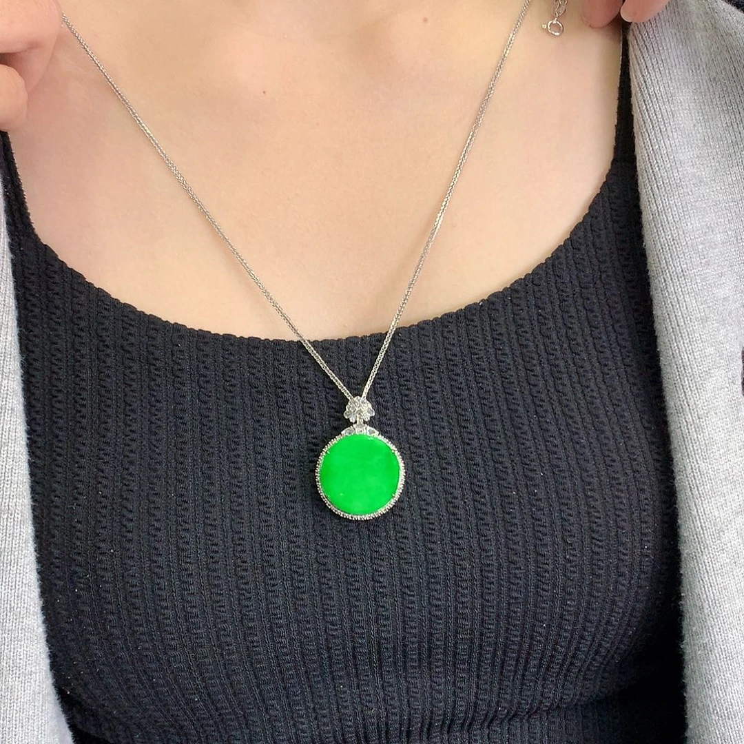 翡翠18K金镶嵌颈饰