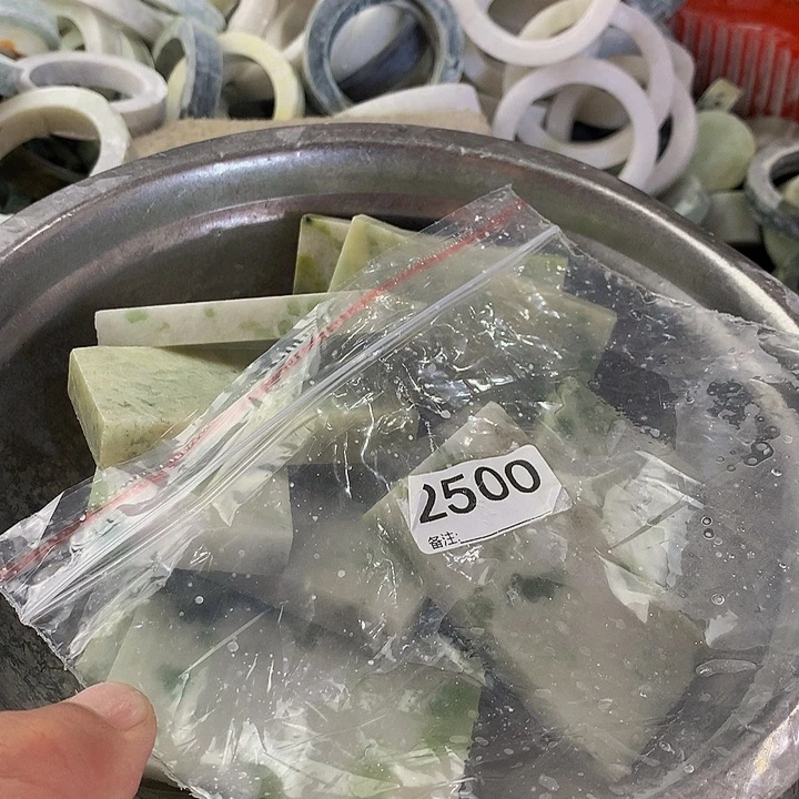 青***水未镶嵌蛇纹石玉手镯