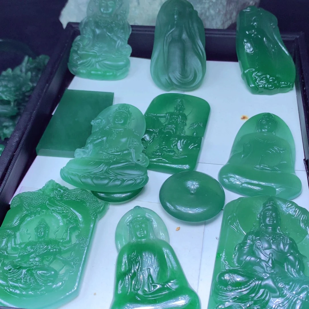 安****定制翡翠未镶嵌天然翡翠A货毛货挂件