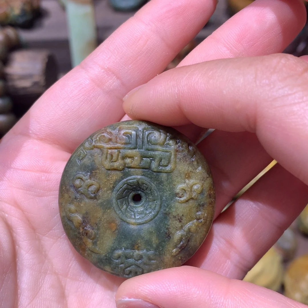 岫岩河磨玉（透闪石质玉）未镶嵌把件