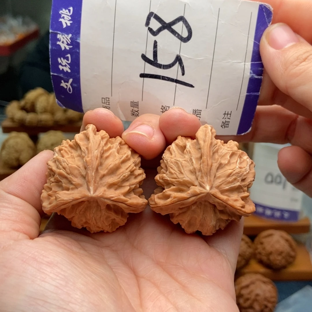 文玩核桃把件39三棱