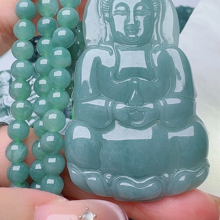翡翠未镶嵌颈饰多样性发其一