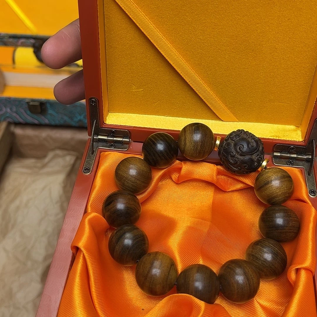 大叶紫檀（黑酸枝木类）