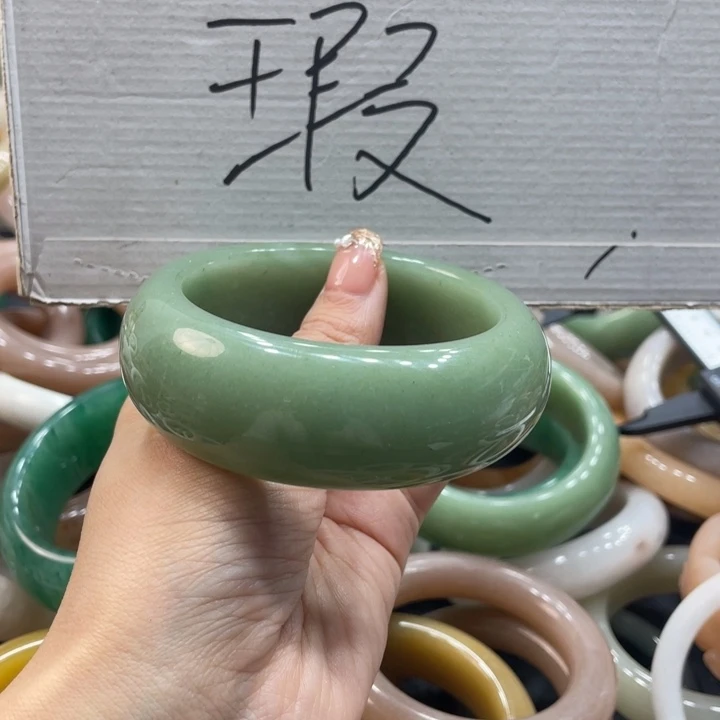 王***子石英质玉未镶嵌珠宝奇石60