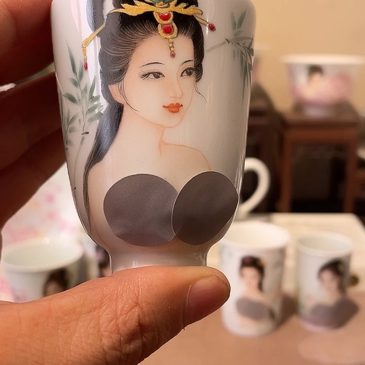 起***手景德镇陶瓷，手工绘画