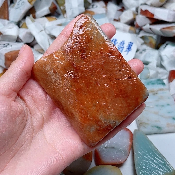 用***子颈饰未镶嵌翡翠翡翠