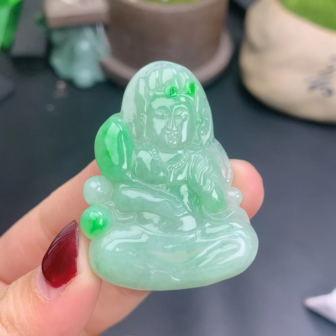 缅甸天然翡翠a货-飘阳绿观世音吊坠15.84g尺寸46/30/5mm