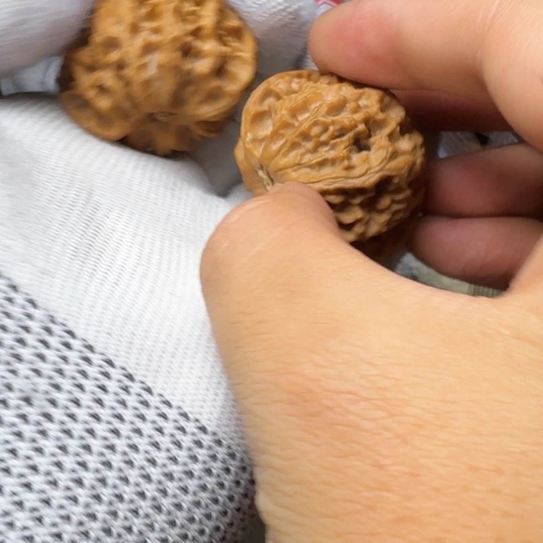 燃***歌吊坠文玩核桃苹果园