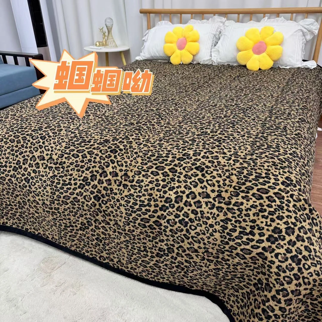 【豹纹咖】加厚印花夹棉牛奶绒床盖微瑕牛奶绒床盖