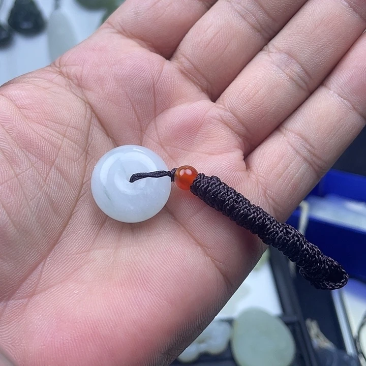 石英质玉未镶嵌颈饰