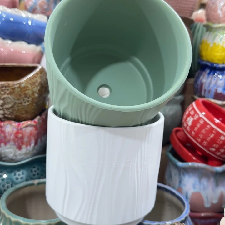 凑9块包邮，有孔，陶瓷花盆