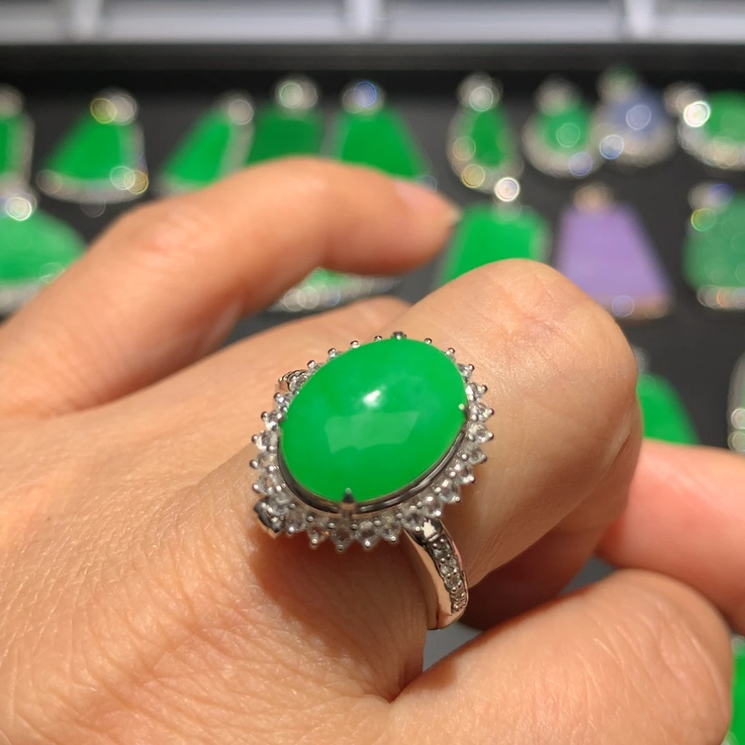 翡翠颈饰18K金镶嵌翡翠