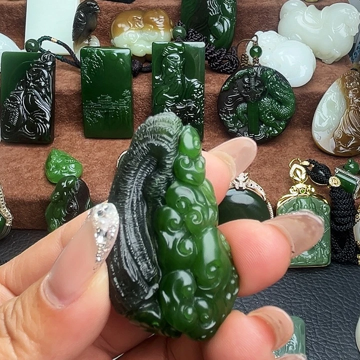 和田玉（碧玉）未镶嵌颈饰