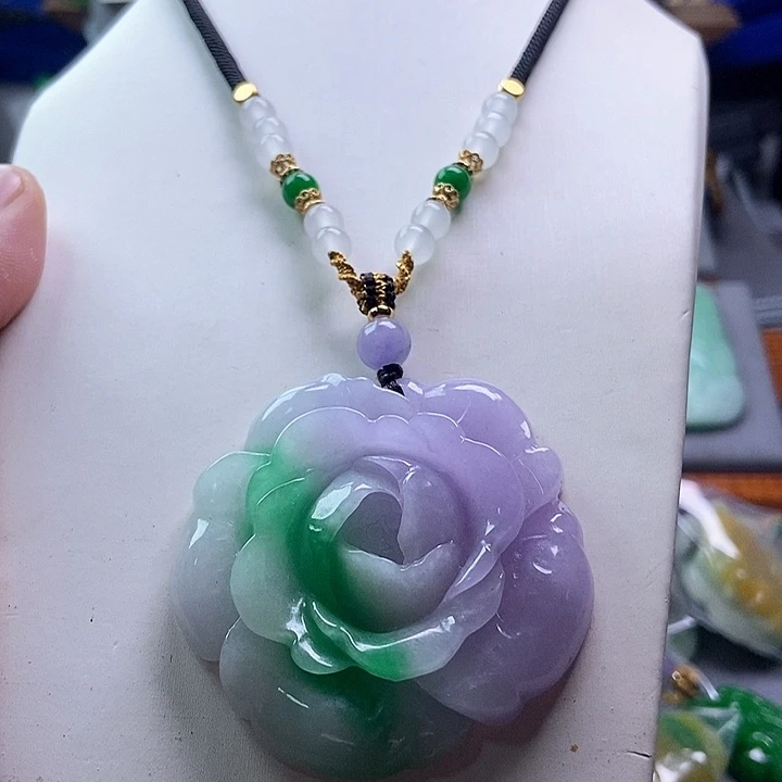 吊坠(赠链)未镶嵌翡翠