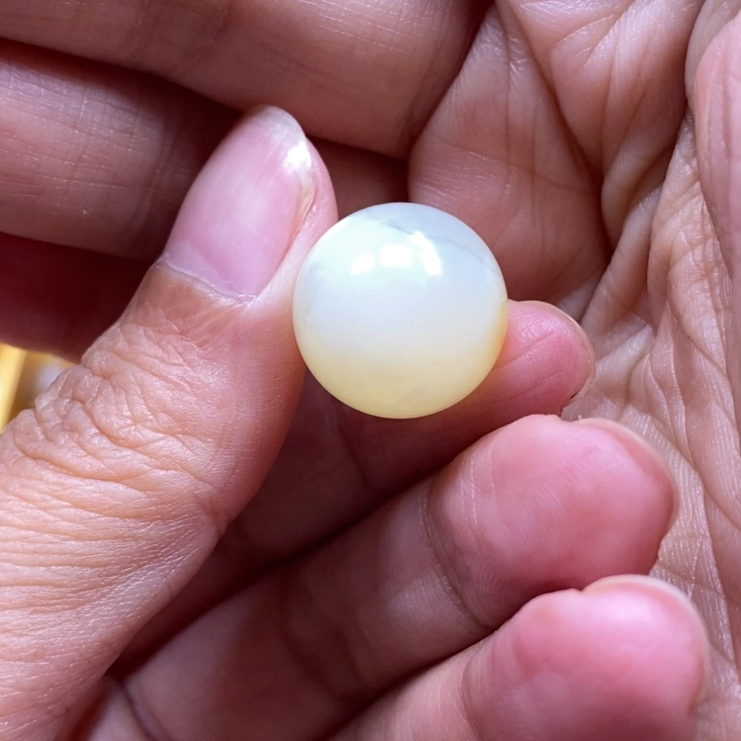 琥珀未镶嵌裸石蜜蜡