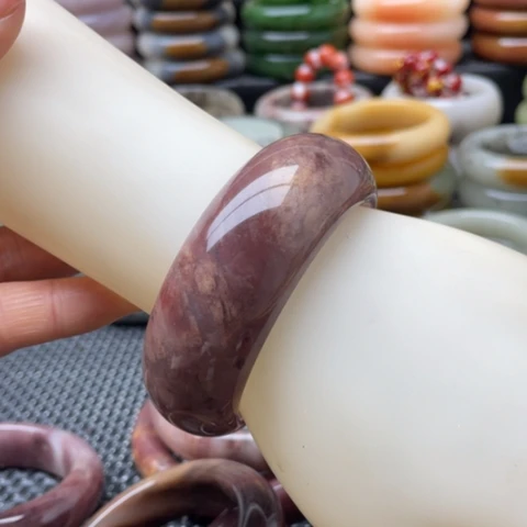 未镶嵌手镯石英岩玉