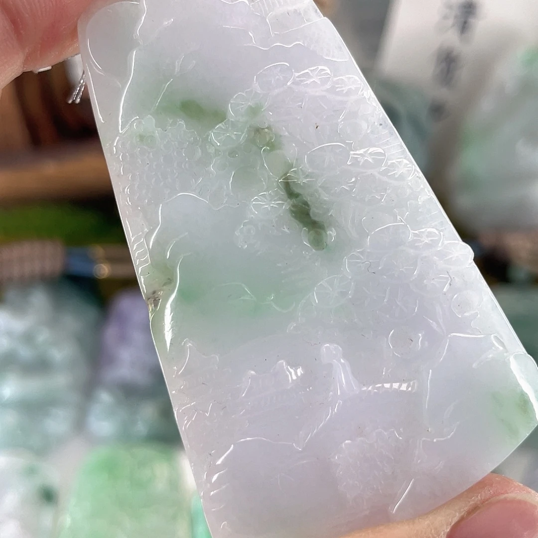 翡翠未镶嵌颈饰山水牌