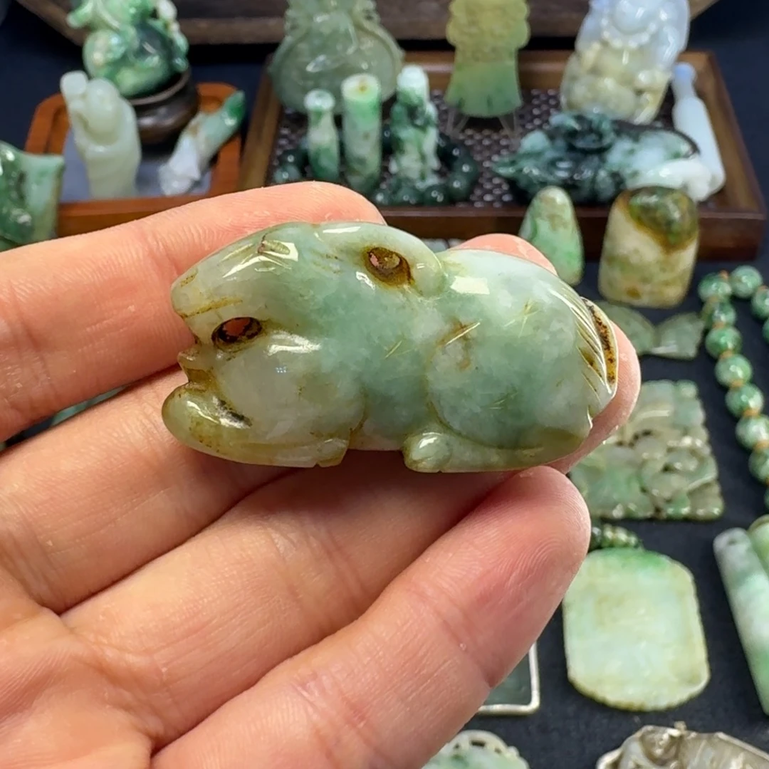 翡翠颈饰未镶嵌翡翠颈饰未镶嵌..