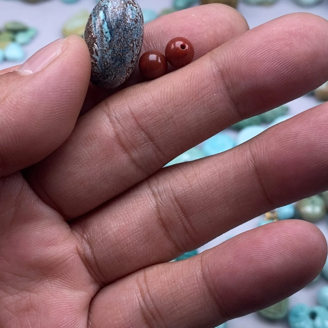 陌***人南红玛瑙未镶嵌珠宝半成品