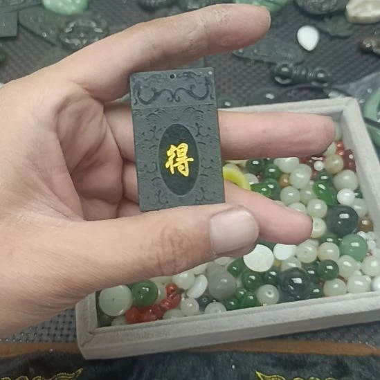 和田玉未镶嵌珠宝半成品