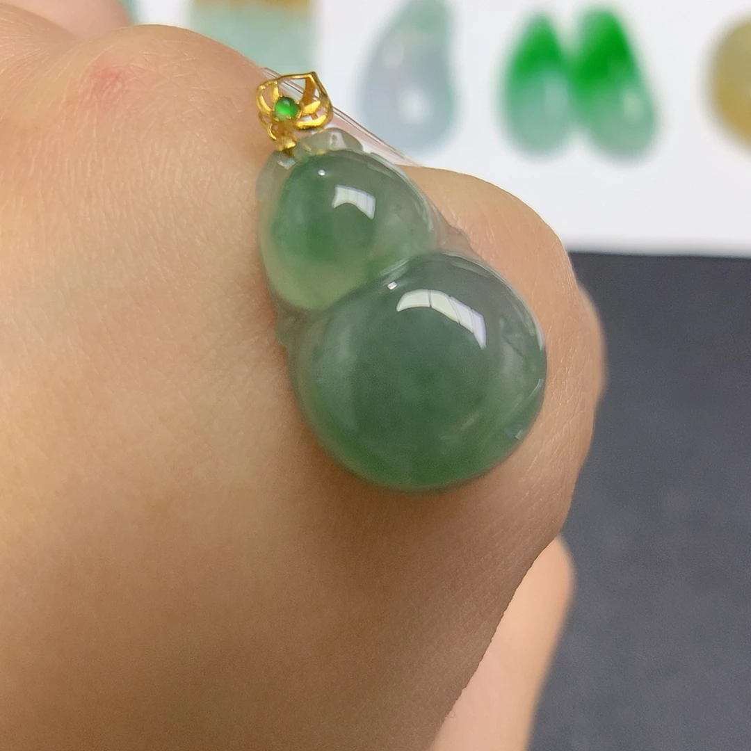 翡翠颈饰18K金镶嵌葫芦