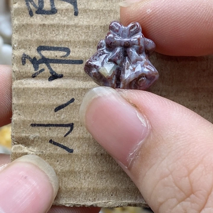 颈饰未镶嵌硅化珊瑚（珊瑚玉）财*