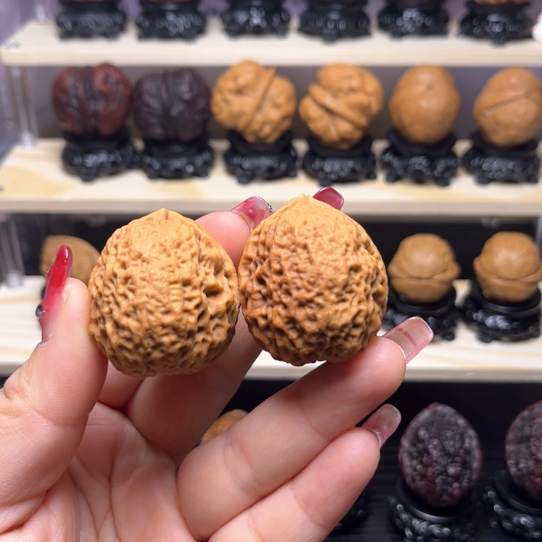 文玩核桃吊坠28w蚂蚁纹绣球40尺