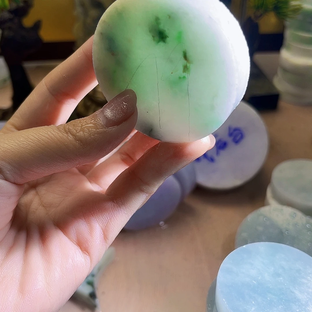 翡翠未镶嵌颈饰1047……