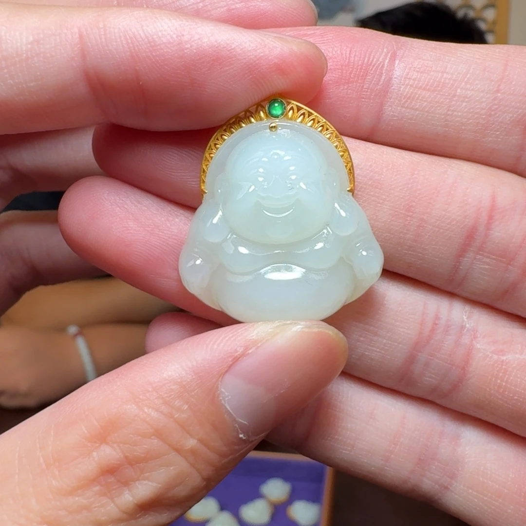 颈饰18K金镶嵌和田玉98冯总卡25左右佛