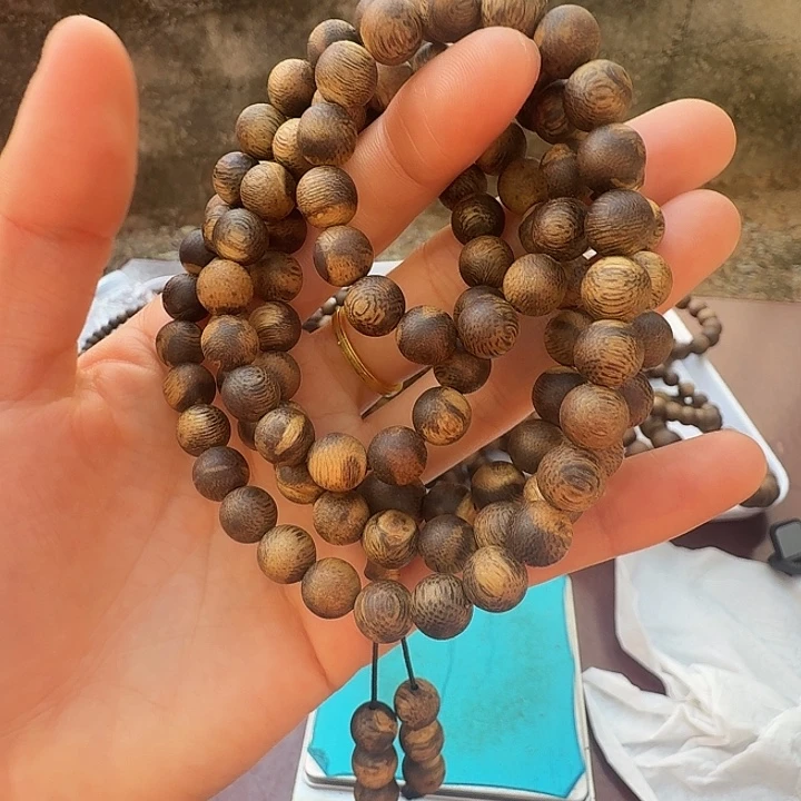 沉香香粉卡8花珠多圈手串，25克