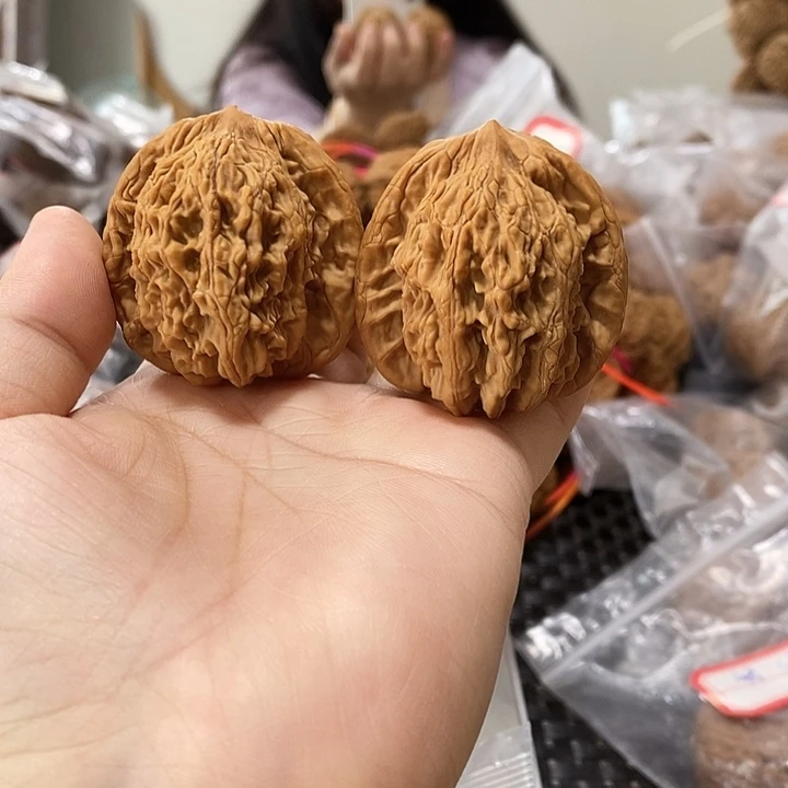 文玩核桃吊坠麦虎40+