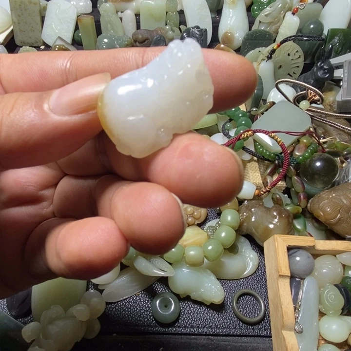 和田玉（糖玉）未镶嵌颈饰