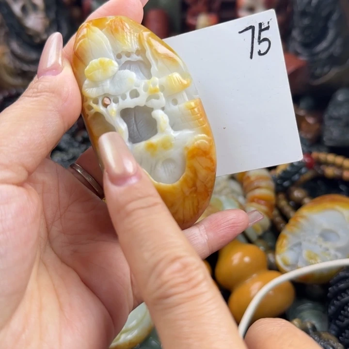 透闪石质玉未镶嵌珠宝奇石