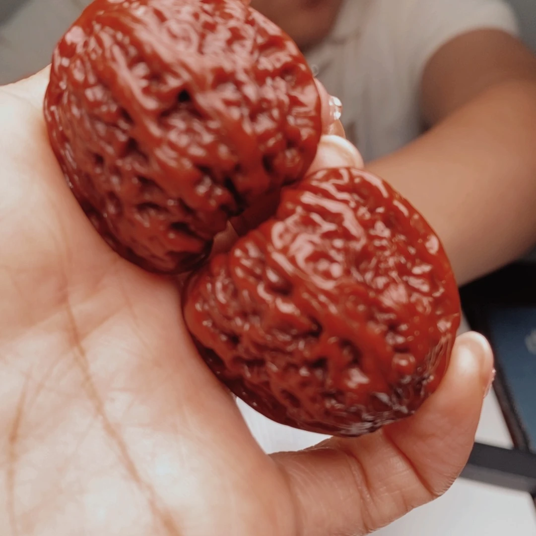 核桃把件好咯理解咯哦哦