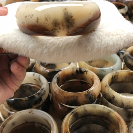 未镶嵌手镯石英质玉58口径580米