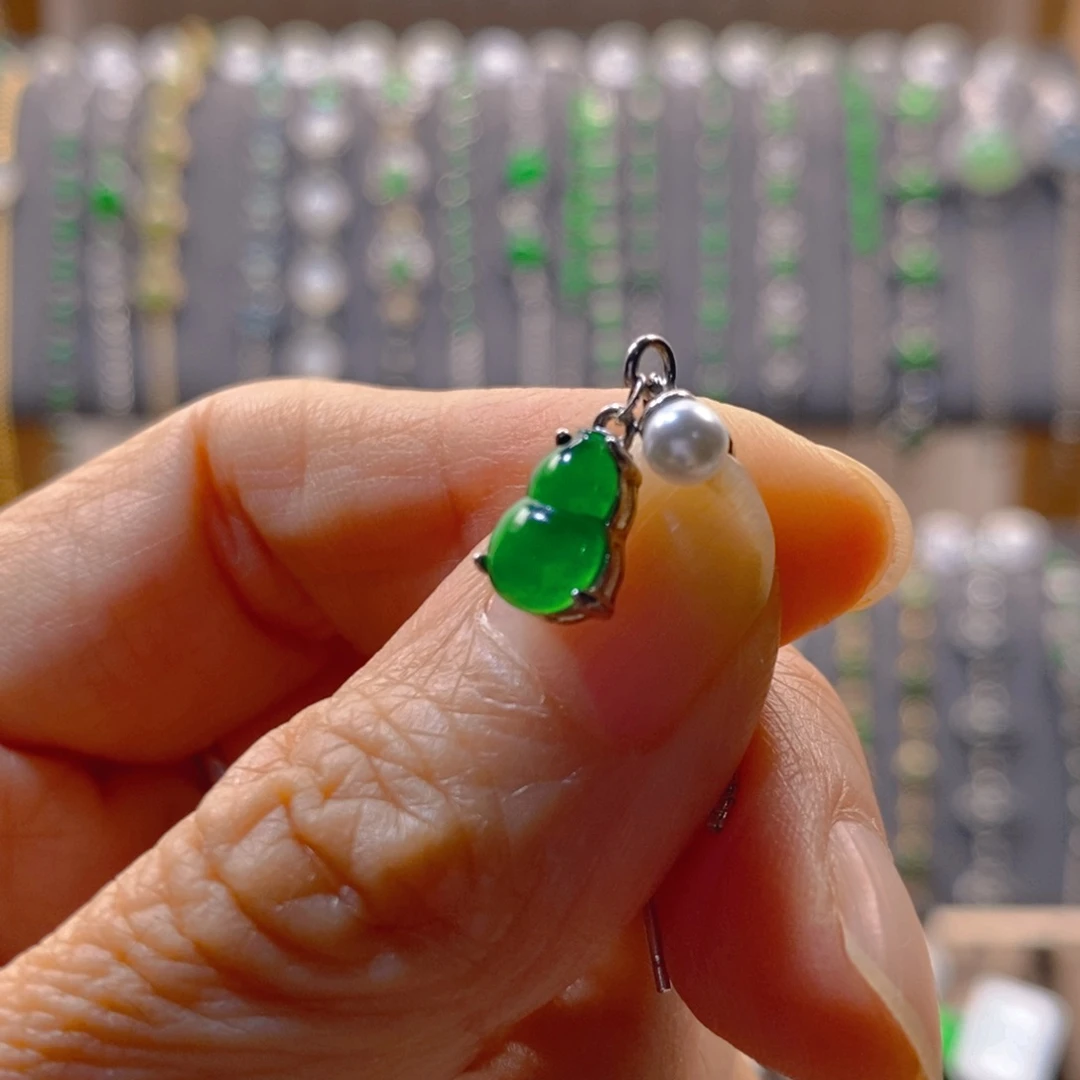 颈饰银S925镶嵌翡翠吊坠