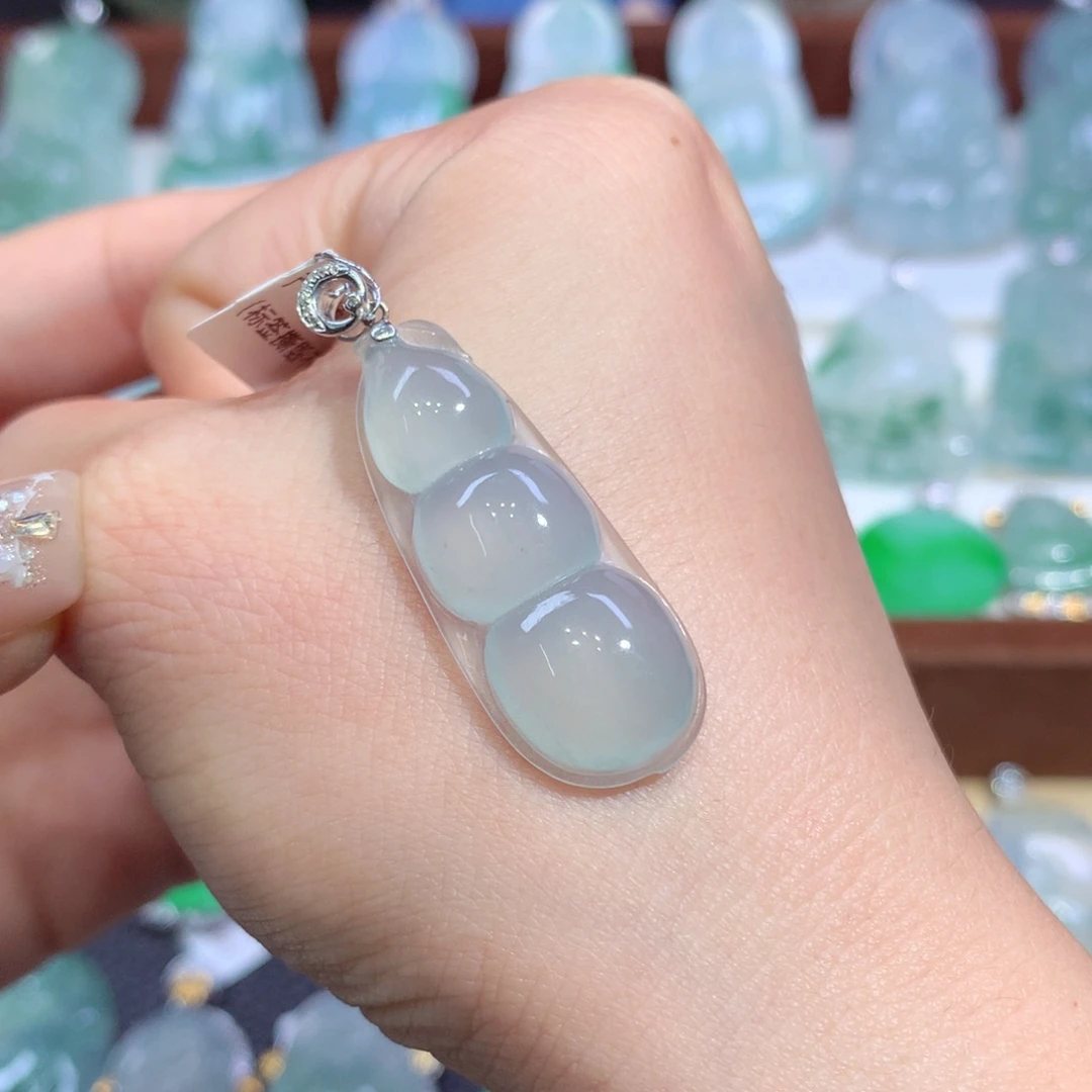 吊坠(不含链)18K金镶嵌翡翠天然缅甸A货翡翠揭阳工福豆