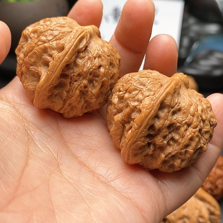 文玩核桃吊坠O*?血麒麟39尺