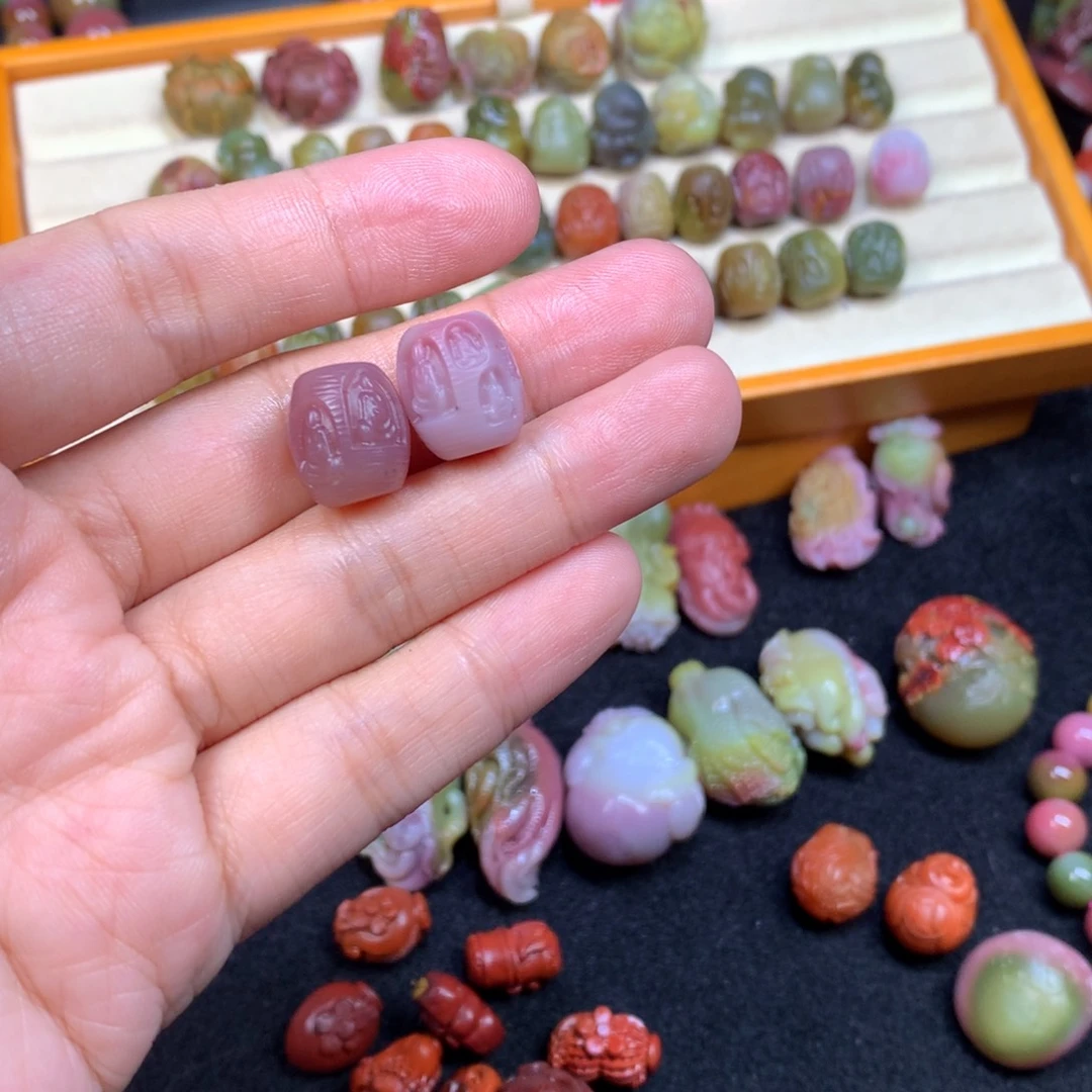 玛瑙/玉髓颈饰未镶嵌罗*群