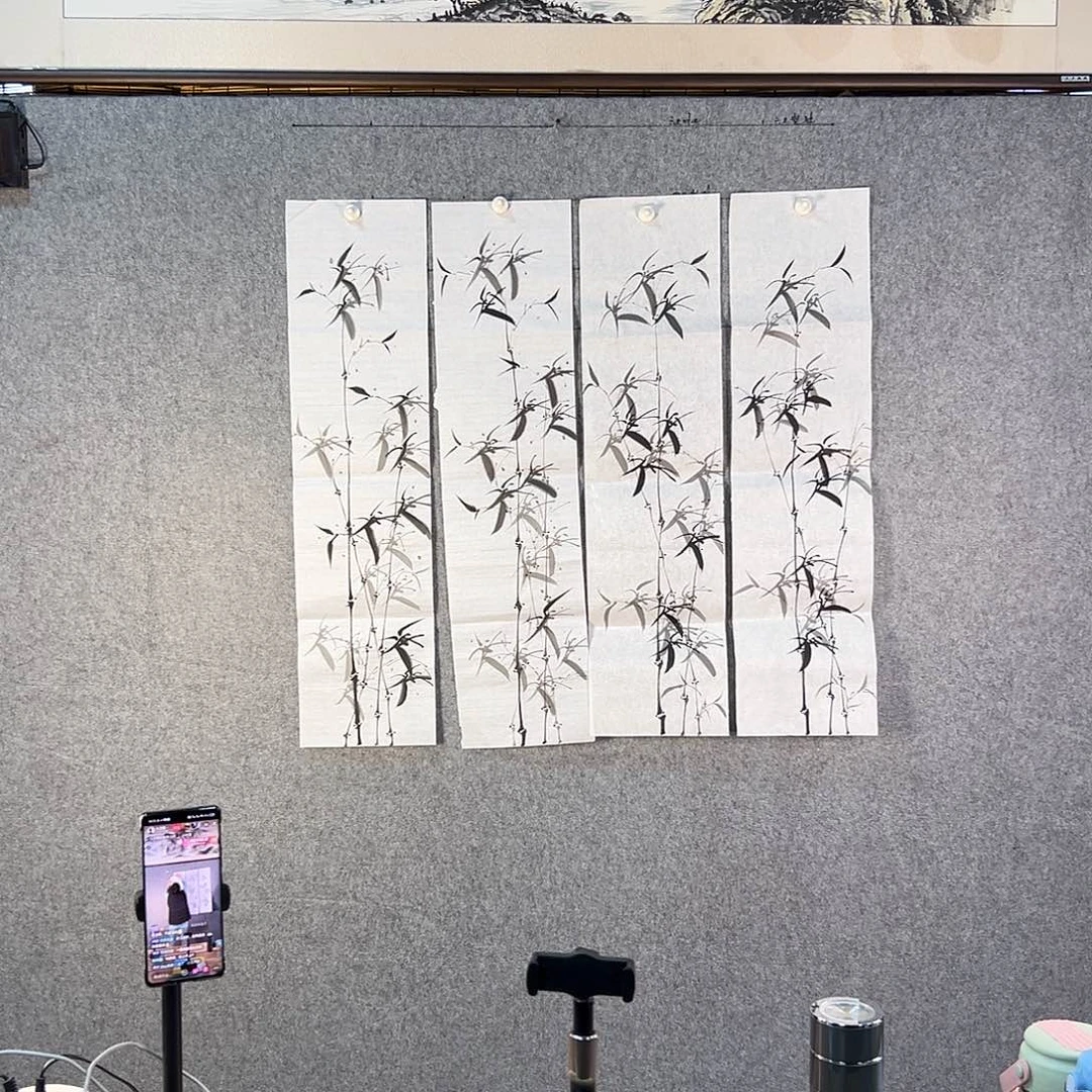 国画962 牡丹等植物生长于这里生长