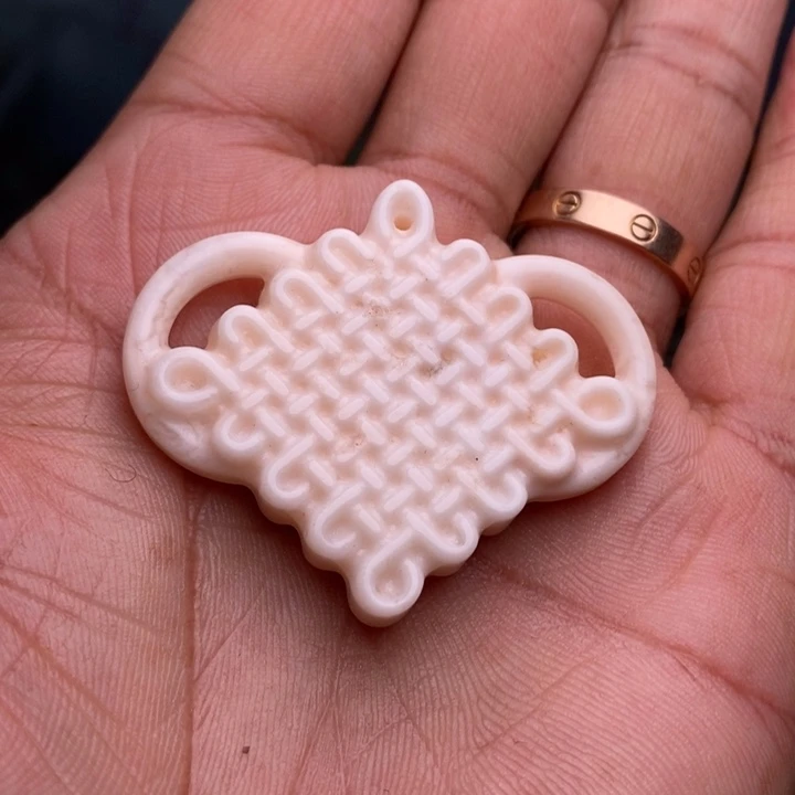 蛇纹石玉颈饰合金108