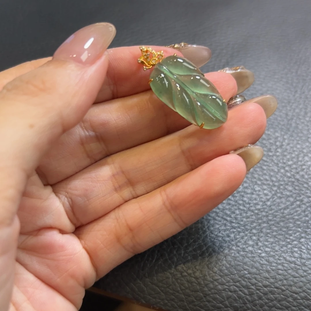 颈饰未镶嵌翡翠叶子