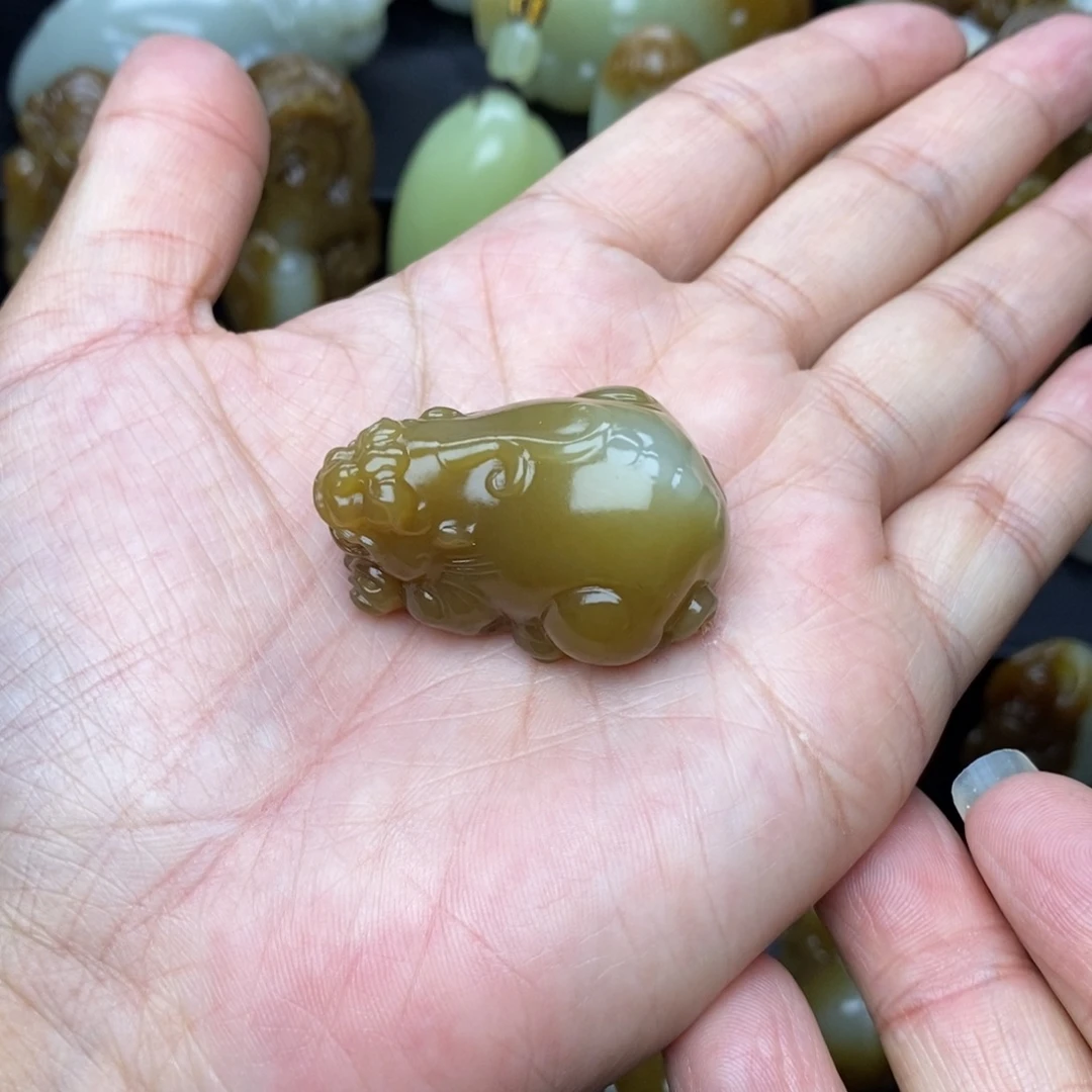 和田玉未镶嵌挂件