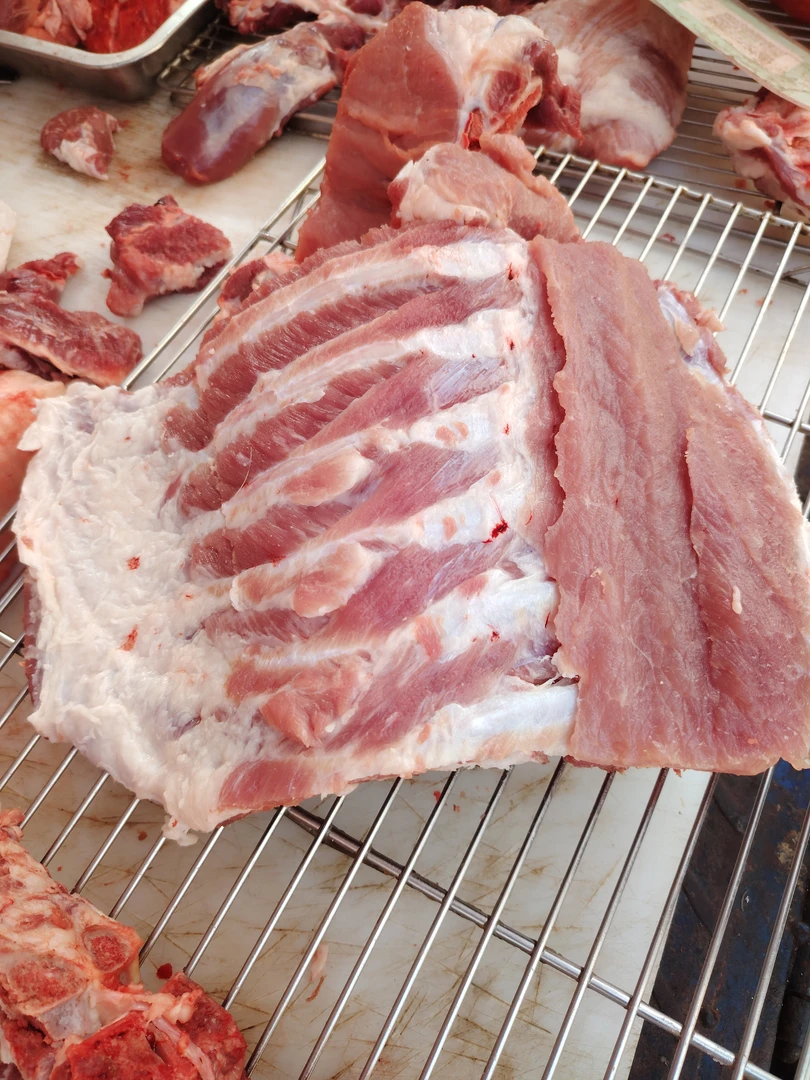 【鲜猪肉】市集上本地新鲜猪肉和猪肉制品