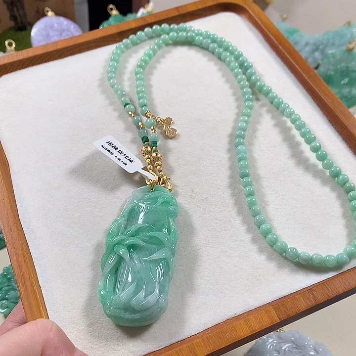 翡翠未镶嵌颈饰翡翠吊坠