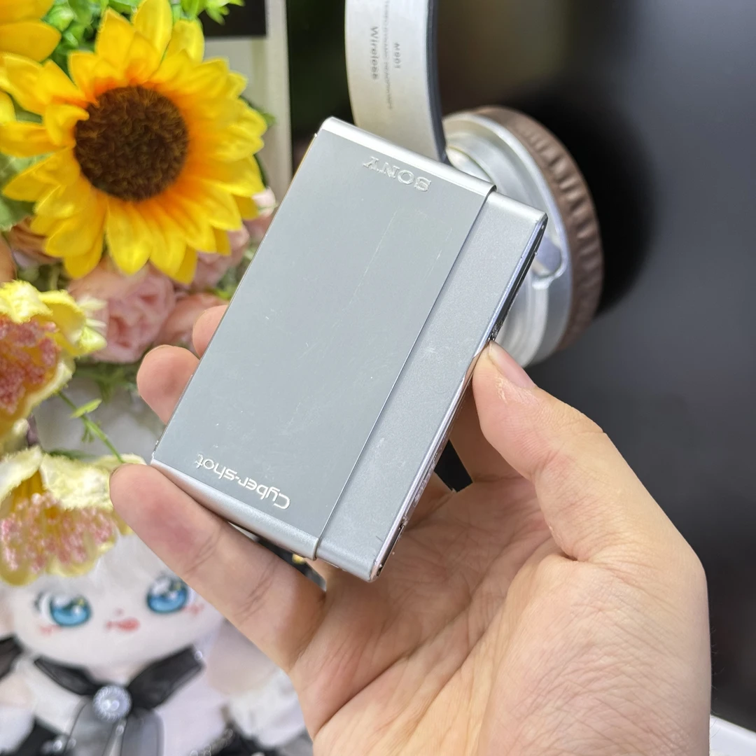 9新 Sony/索尼 索尼t77明星同款银色色彩感好滤镜多适合新手