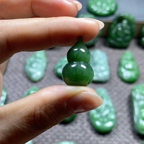 【闪购商品】颈饰未镶嵌和田玉