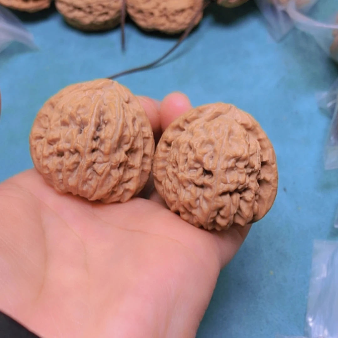 【闪购商品】摆件核桃37.5白狮子修尖