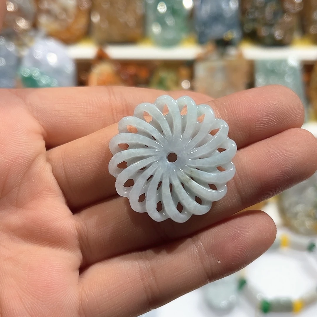 翡翠未镶嵌颈饰挂件